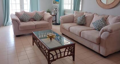 Charming 2-bedroom bungalow in fabulous Willemstad with AC