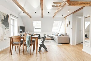 TV - Achterdörn Twee – Bright Loft with a View (Fehmarn)