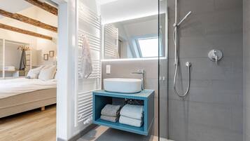 Dutxa, assecador de cabells i tovalloles