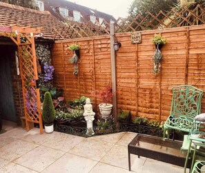 Terrace/patio - Zone1 House Sleeps 8 - 2 Mins to Station - Pets Ok (London)