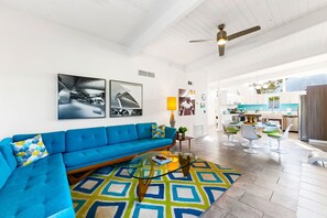 Smart TV, fireplace, ping pong