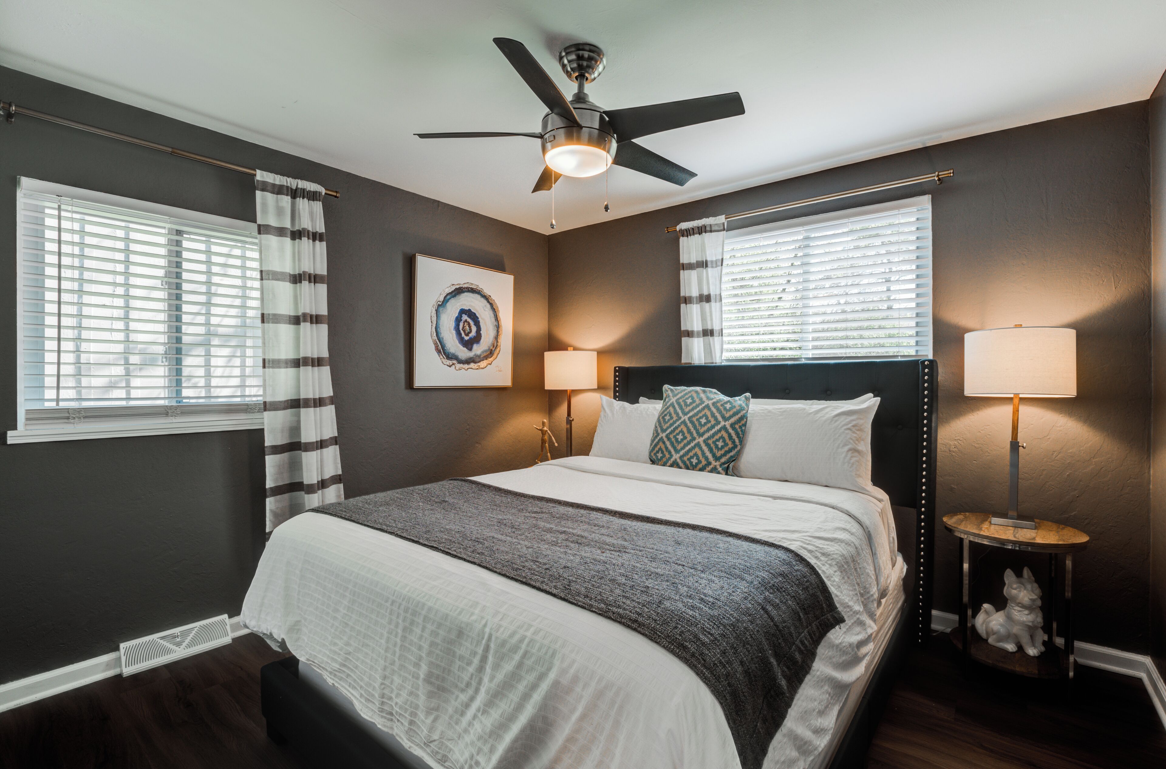 4 bedrooms, desk, iron/ironing board, travel crib