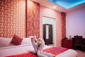 Executive Suite, Balcony, City View | Desk, laptop workspace, free WiFi