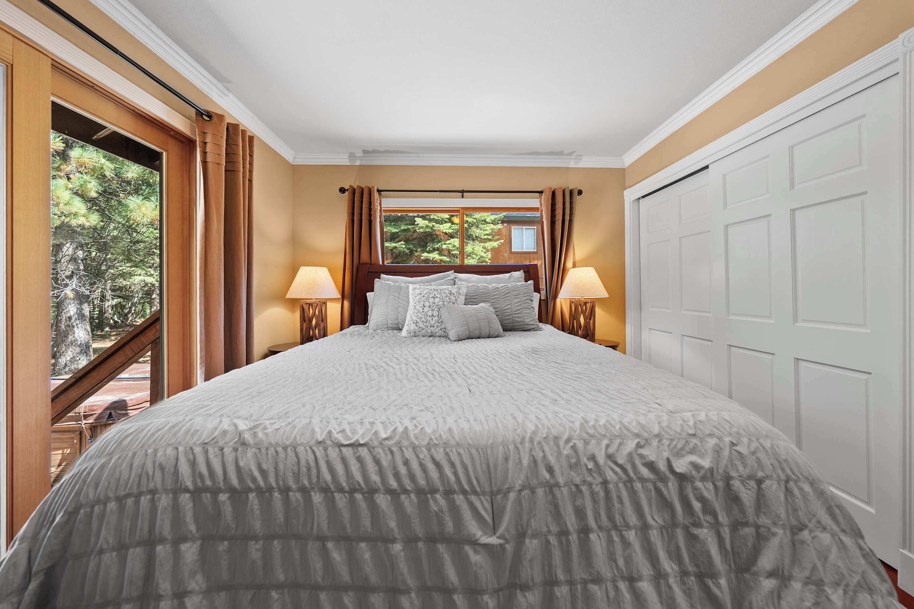 House, Multiple Beds, Patio, Garden View (Cozy Aspen Haven) | 3 bedrooms, individually decorated, individually furnished, desk