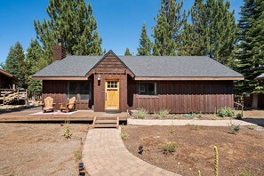 Exterior - Cozy Aspen Haven Stay for 6 (Truckee)
