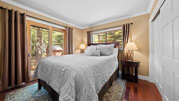 House, Multiple Beds, Patio, Garden View (Cozy Aspen Haven) | 3 bedrooms, individually decorated, individually furnished, desk