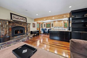 House, Multiple Beds, Patio, Garden View (Cozy Aspen Haven) | Living area | 50-inch flat-screen TV with digital channels, fireplace