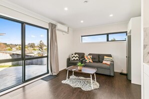 Apartment, 1 Bedroom, Mountain View | Living room - Modern 1BR Flat, Private Entry, Full Kitchen-30 Minutes' Drive to Wellington CBD (Upper Hutt)