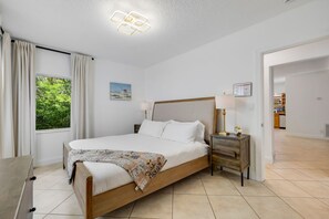 2 bedrooms, in-room safe, desk, iron/ironing board