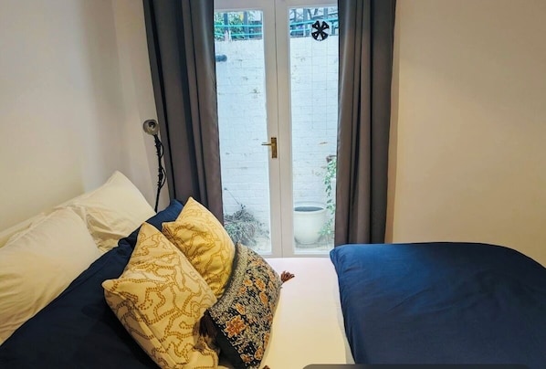 1 habitación, wifi y ropa de cama