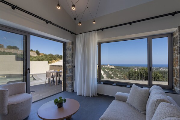 Villa, Smoking