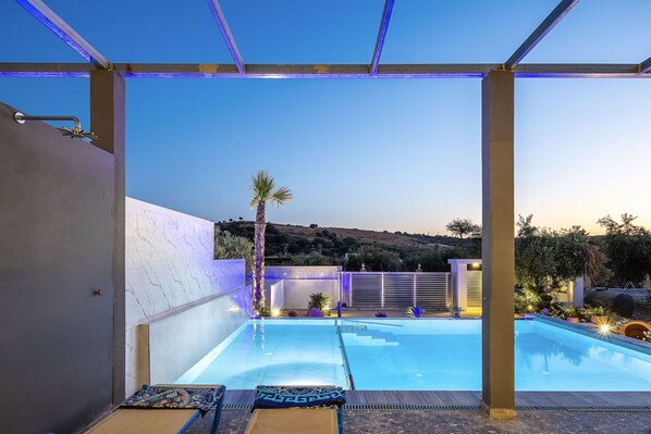 2 bedrooms