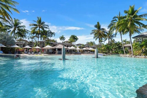 Infinity's Edge—Poolside Retreat at Temple Resort
