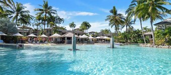 Lagoon Hideaway—Swim-out Nook at Temple Resort