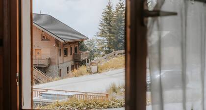 Chalet 'Jean Pierre Skilodge' avec vue sur la montagne, jardin commun et Wi-Fi
