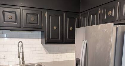 Downtown Athens Townhouse with free parking
