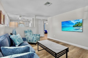 スマートテレビ、書斎 / ワークスペース