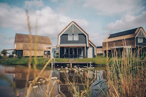 Villa, 4 Bedrooms, Lake View