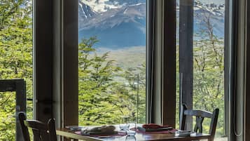 Desayuno completo gratuito y diario