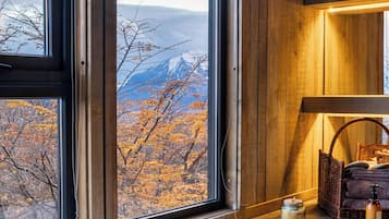 Ducha, toallas, jabón y champú