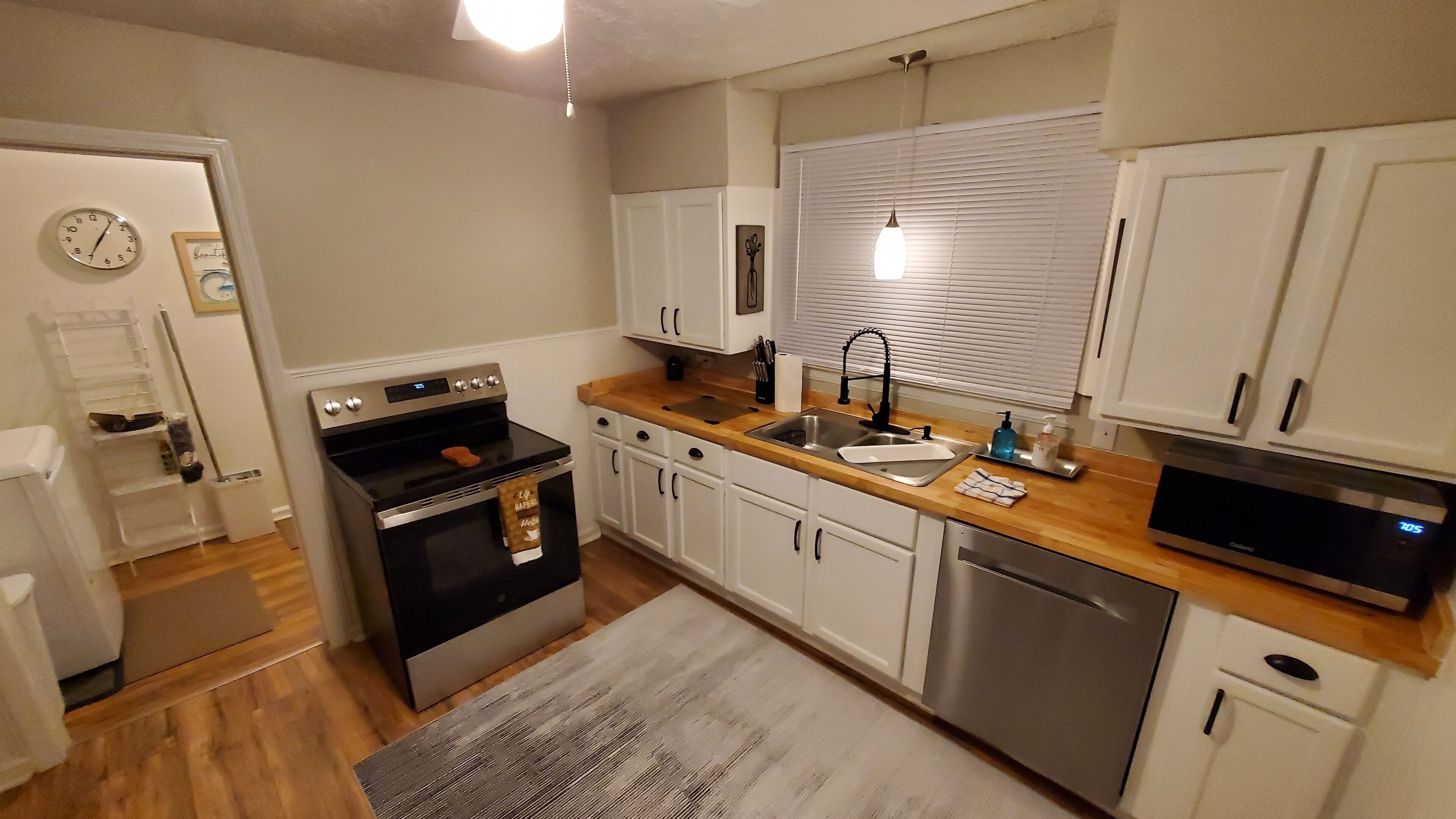 Micro-ondes, four, plaque de cuisson, lave-vaisselle