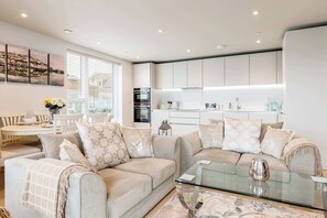 تلفزيون، مكتب