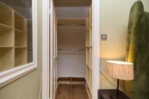 Interior - Kensington Garden Flat with Office & Outdoor Space (London)