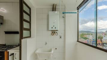 Basic Apartment | Bathroom | Shower