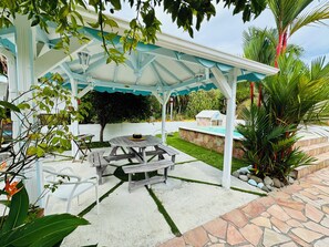Outdoor dining - Peace and quiet near Sable Blanc Bay (Le Robert)