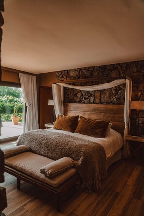 Villa (Vineyard) | Free minibar, desk, iron/ironing board, free rollaway beds