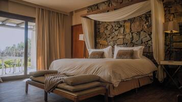 Villa (Vineyard) | Free minibar, desk, iron/ironing board, free rollaway beds