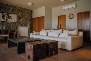 Two Bedroom Villa | 办公桌、熨斗/熨板、免费 WiFi