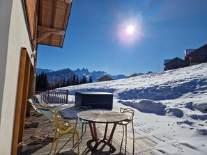 Outdoor dining - Chalet 'Germain Ski Lodge' with Balcony and Wi-Fi (Fontcouverte-la-Toussuire)