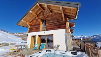 Bañera de hidromasaje exterior