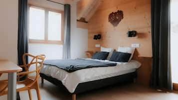 4 slaapkamers, een strijkplank/strijkijzer, wifi, beddengoed