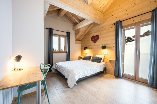 4 chambres, fer et planche à repasser, Wi-Fi, draps fournis