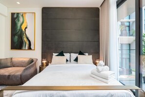 Iron/ironing board, travel cot, WiFi, bed sheets