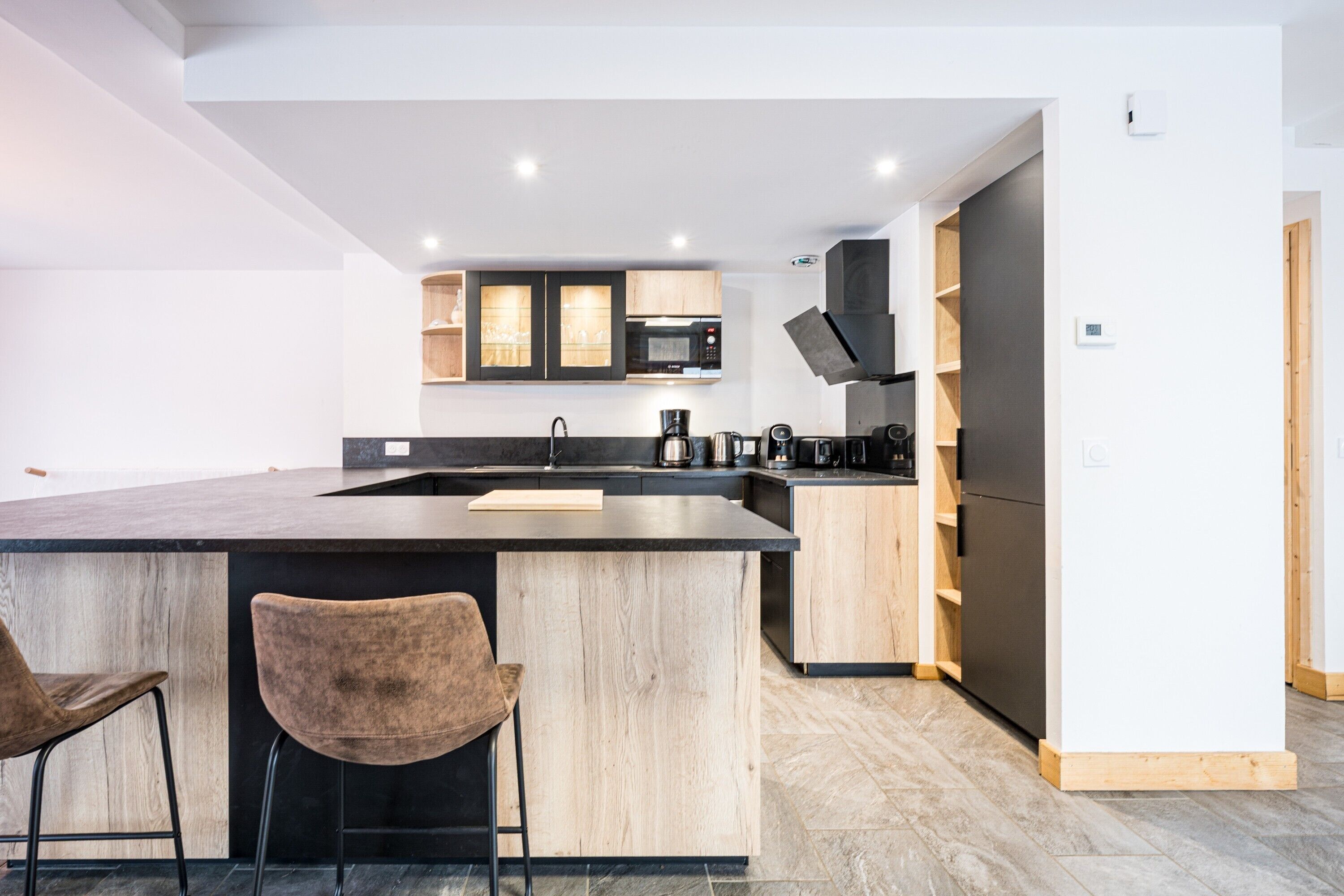 Frigorifero, microonde, forno, piano cottura