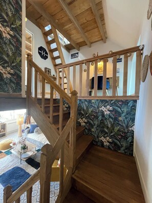 2 bedrooms, desk, free WiFi, bed sheets