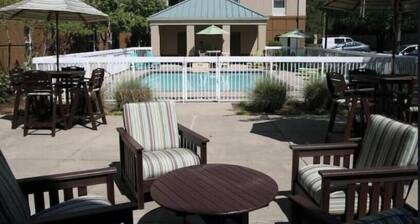 Hot Pick! 2 Double Bed w/Breakfast, Pool&Gym