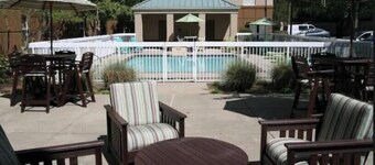 Hot Pick! 1BR Suite w/ Free Breakfast, Pool&Gym