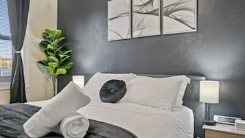 3 bedrooms, desk, iron/ironing board, travel crib