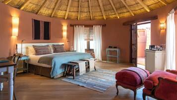 Free minibar, free WiFi, bed sheets