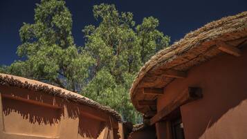 Free minibar, free WiFi, bed sheets