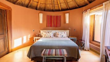 Free minibar, free WiFi, bed sheets