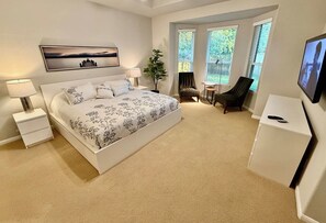 4 bedrooms, desk, iron/ironing board, WiFi - Gorgeous house in The Woodlands (Spring)