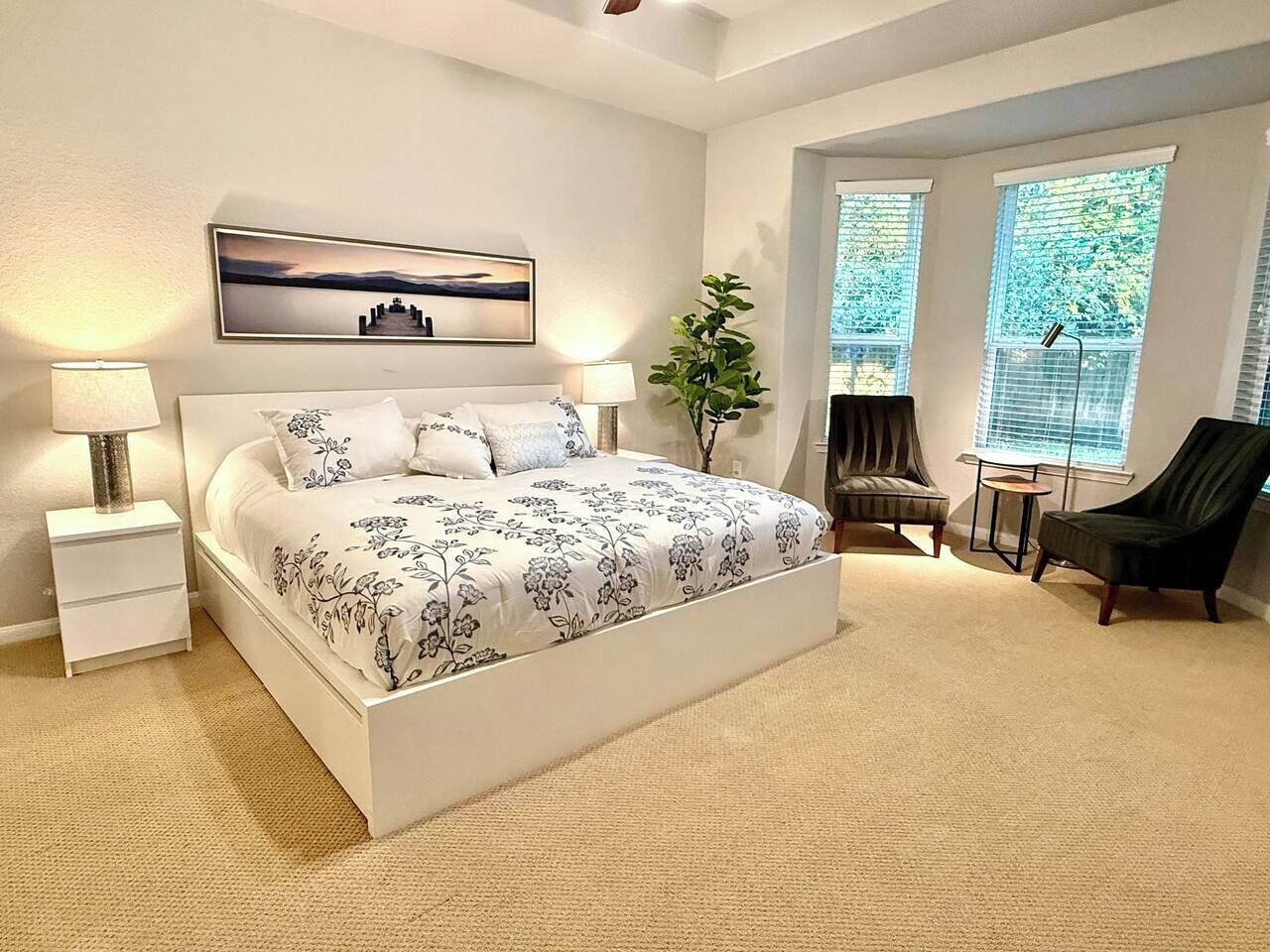 4 habitaciones, escritorio, tabla de planchar con plancha y wifi 