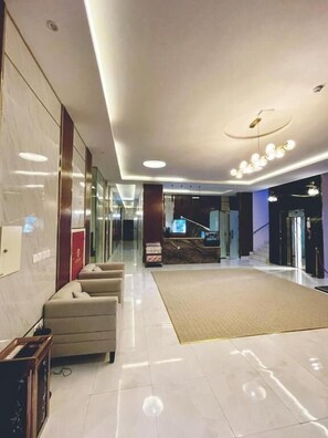 ฝ่ายต้อนรับ