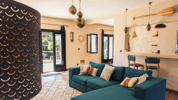 Télévision, cheminée