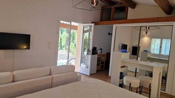 1 bedroom, internet, bed sheets